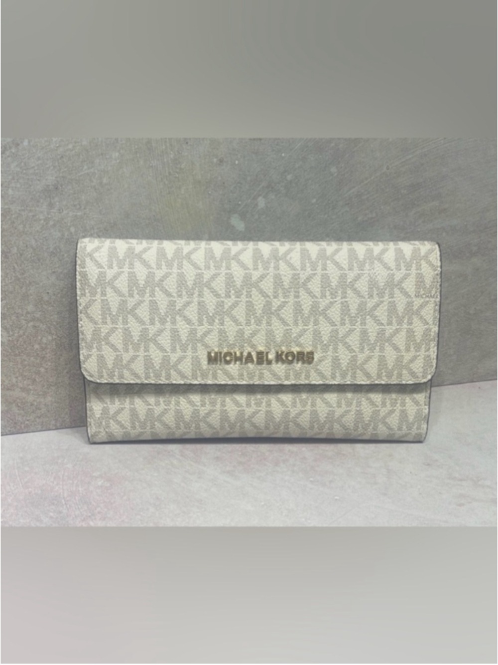 Michael Kors Signature Logo Trifold Wallet Pink & White Vanilla/Ballet Pink - Picture 2 of 8